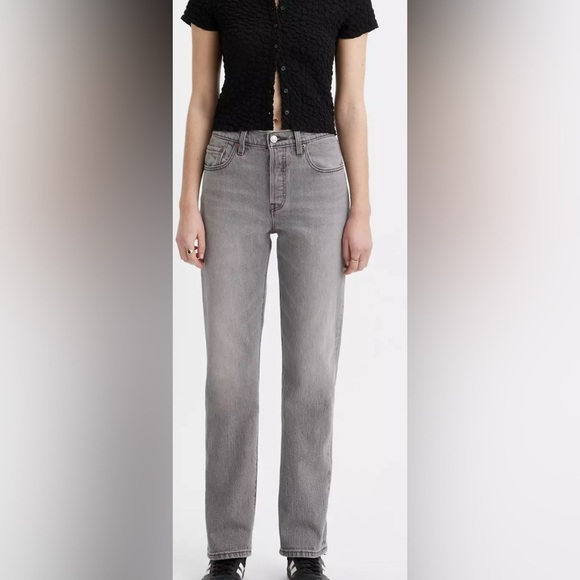 Woman’s Levi 501 straight - Picture 12 of 15